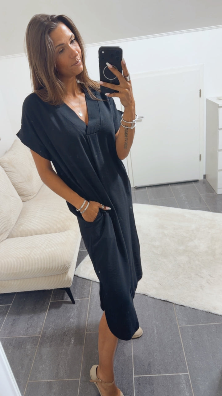 Viskose Maxi Kleid mit Taschen, seitlicher Schlitz / schwarz Art. 15364