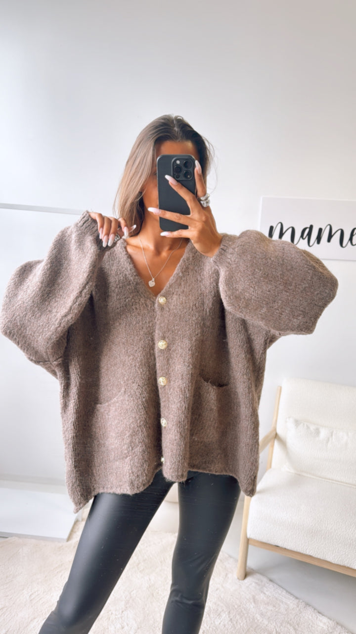 V-AUSSCHNITT Kuschel Cardigan mit goldenen Knöpfen und Taschen / braun meliert Art.122321