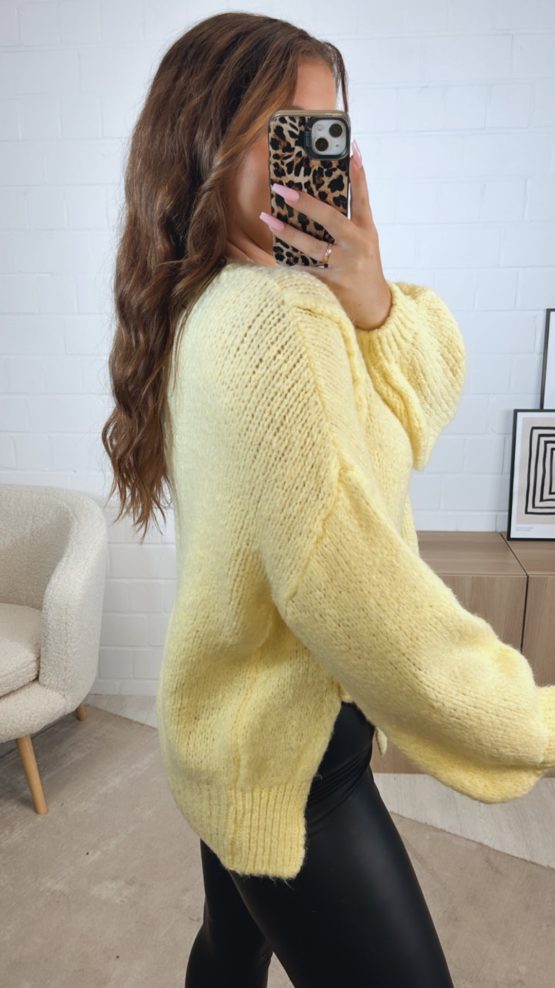 Strick Pullover, zweifacher Schlitz auf Vorderseite / soft gelb Art. 12508