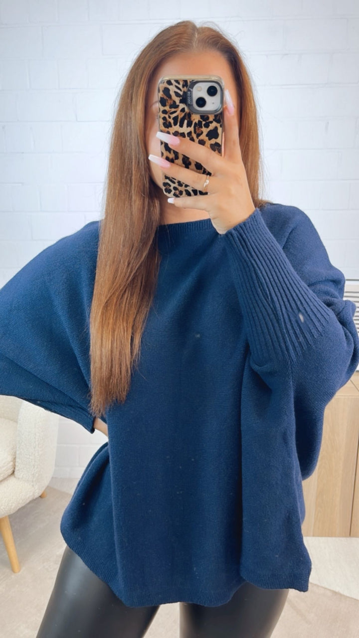 ultra weicher Pullover mit Fledermausärmeln / dunkel blau Art. 12372