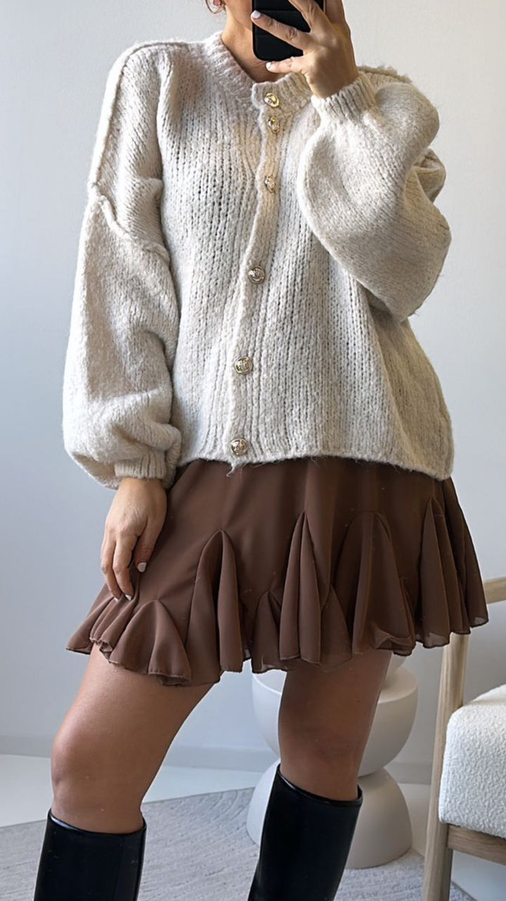 kurzer Strick Cardigan mit gold - silbernen Knöpfen / wollweiss Art. 8079