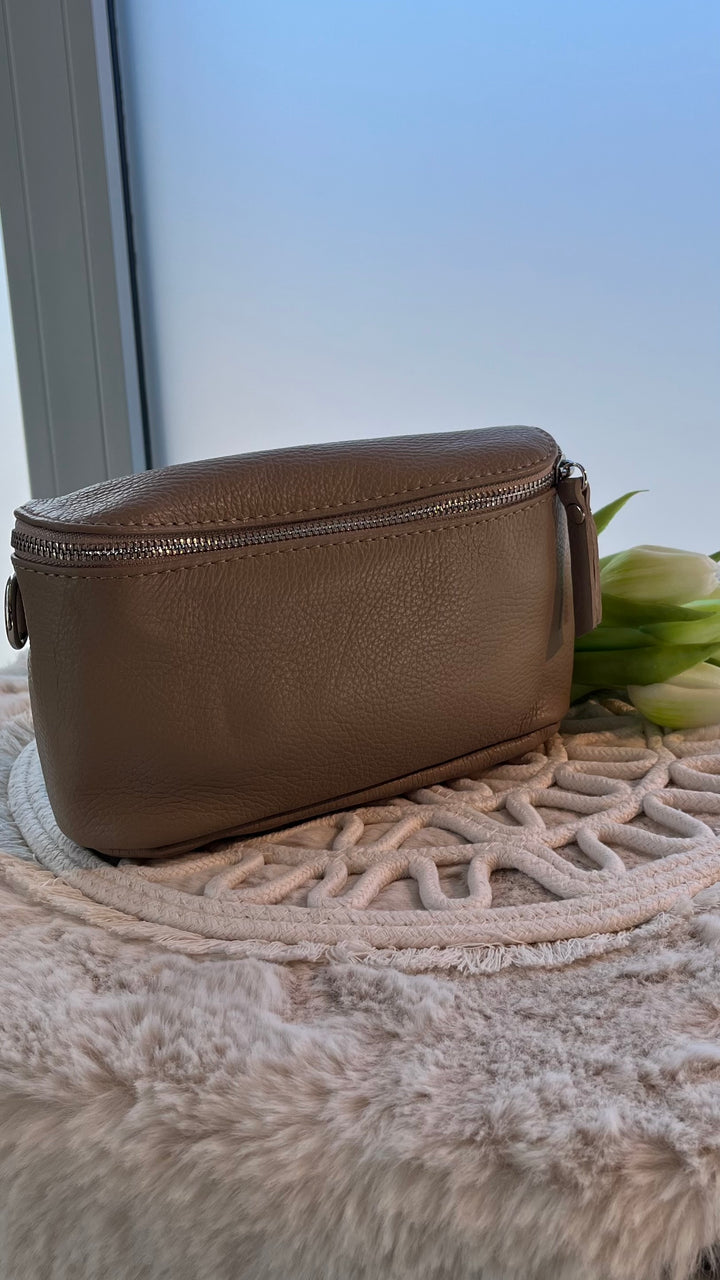 ECHTLEDER Cross Over Nugget Tasche / cappuccino Art. 13978