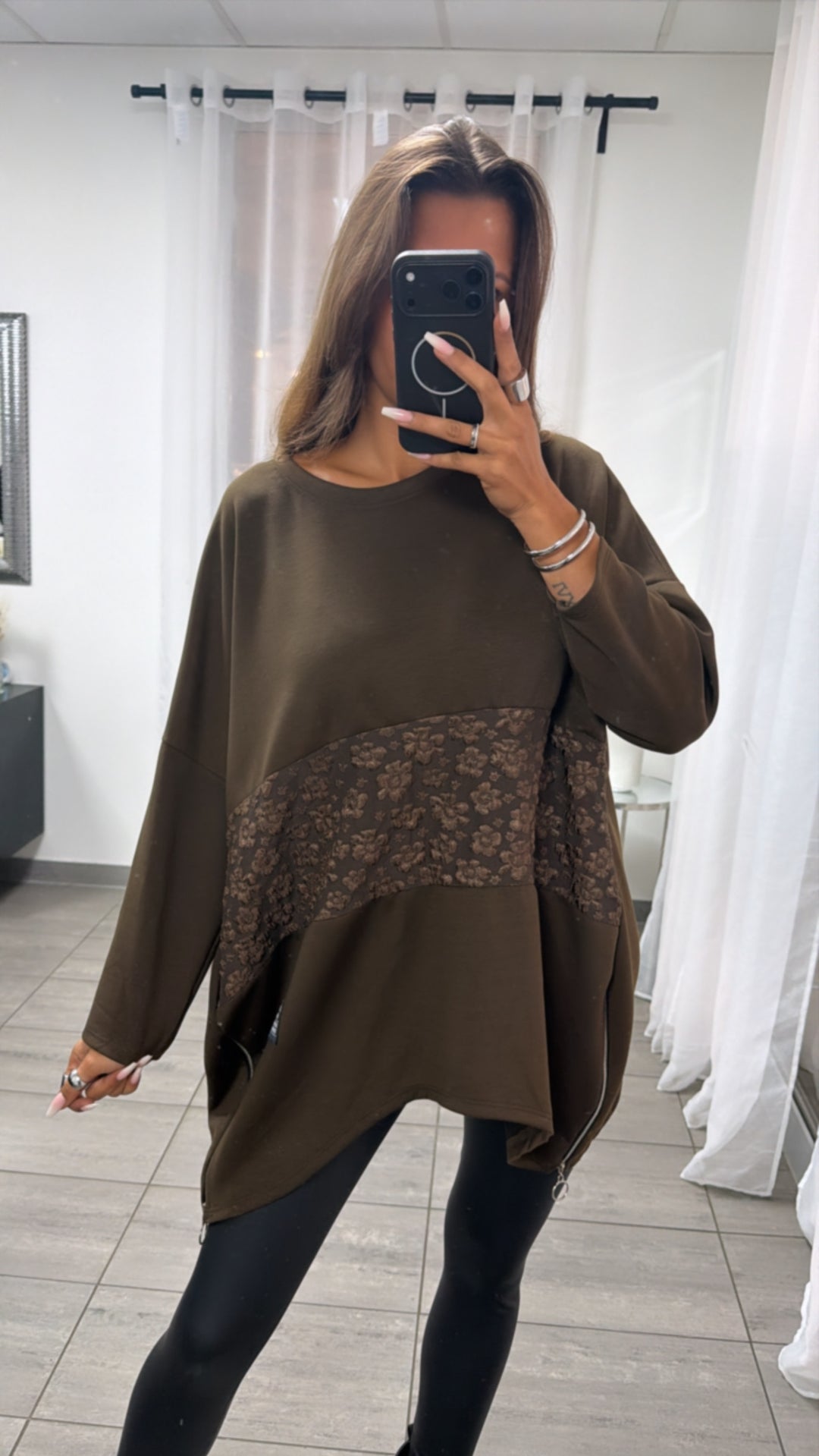 Long Pullover / Kleid mit Blumendetails / braun Art.16295