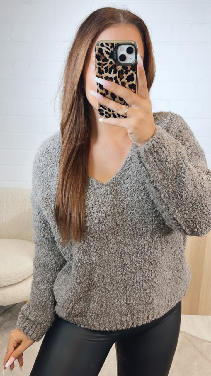 TEDDY kürzerer Pullover mit V-Ausschnitt / braun meliert Art. 12444