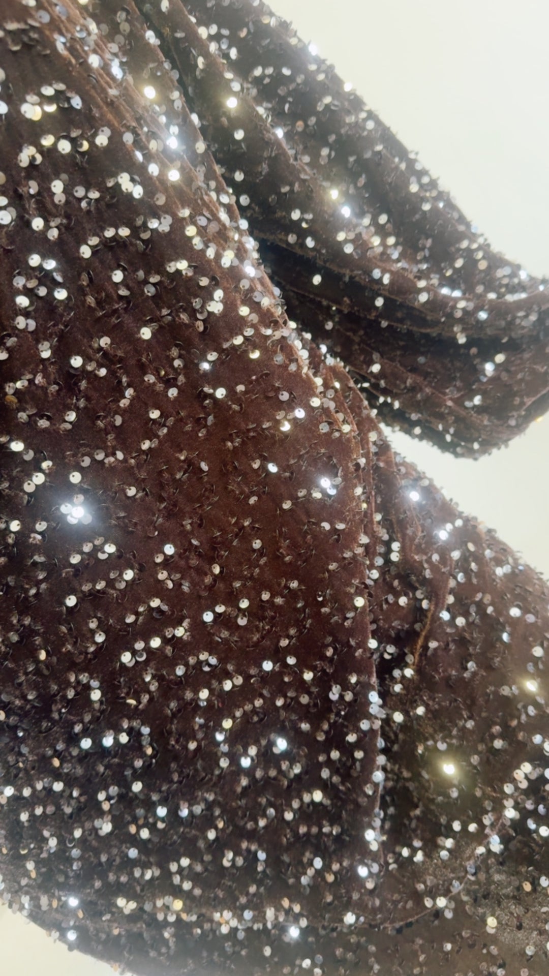 Festtags Kleid mit Struktur und Pailletten / braun - silber Art. 13187