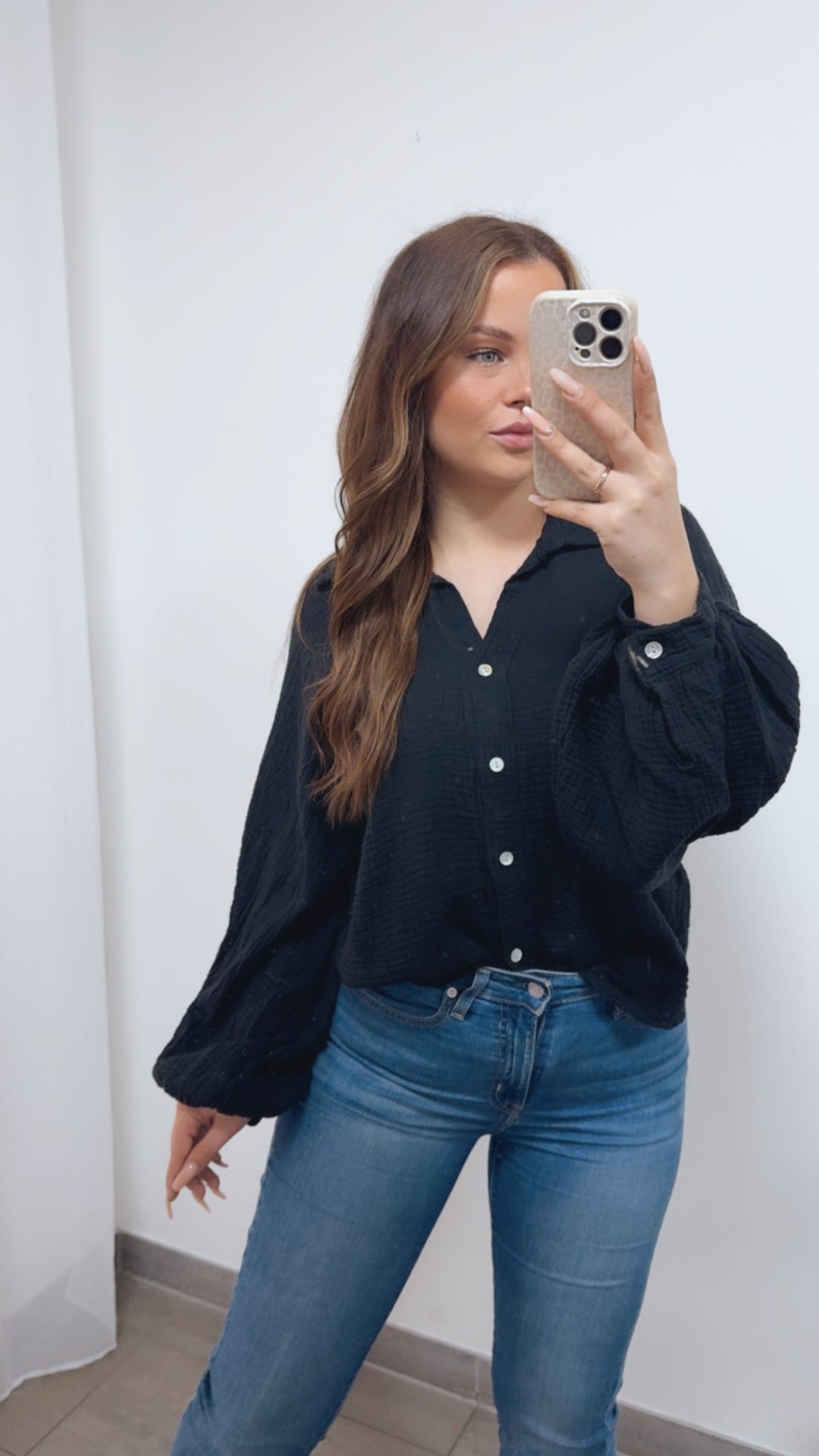 KURZE Oversize Musselin Bluse BALLONÄRMEL / schwarz Art. 14725