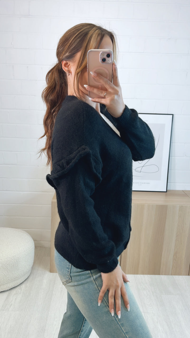 Strick Cardigan mit Volant Naht / schwarz Art. 9107