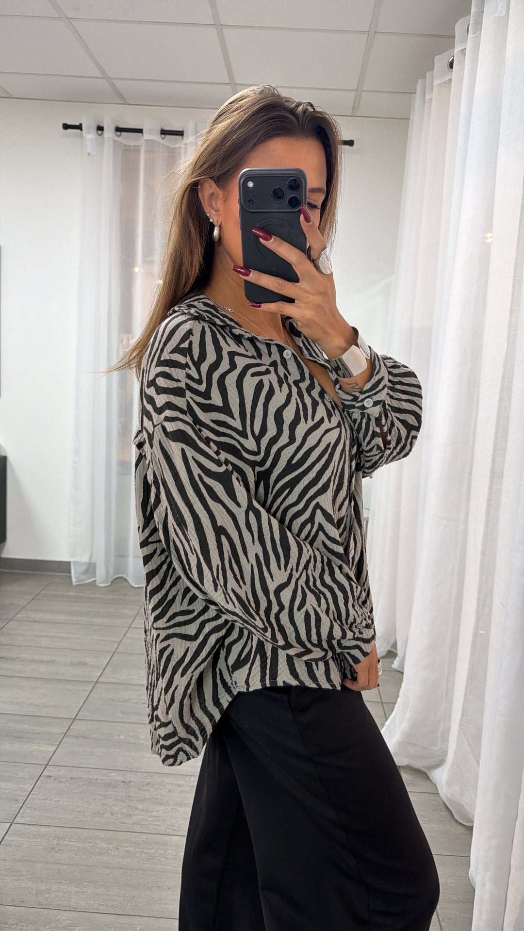 ZEBRA KURZE Oversize Musselin Bluse / grau - schwarz Art. 16462
