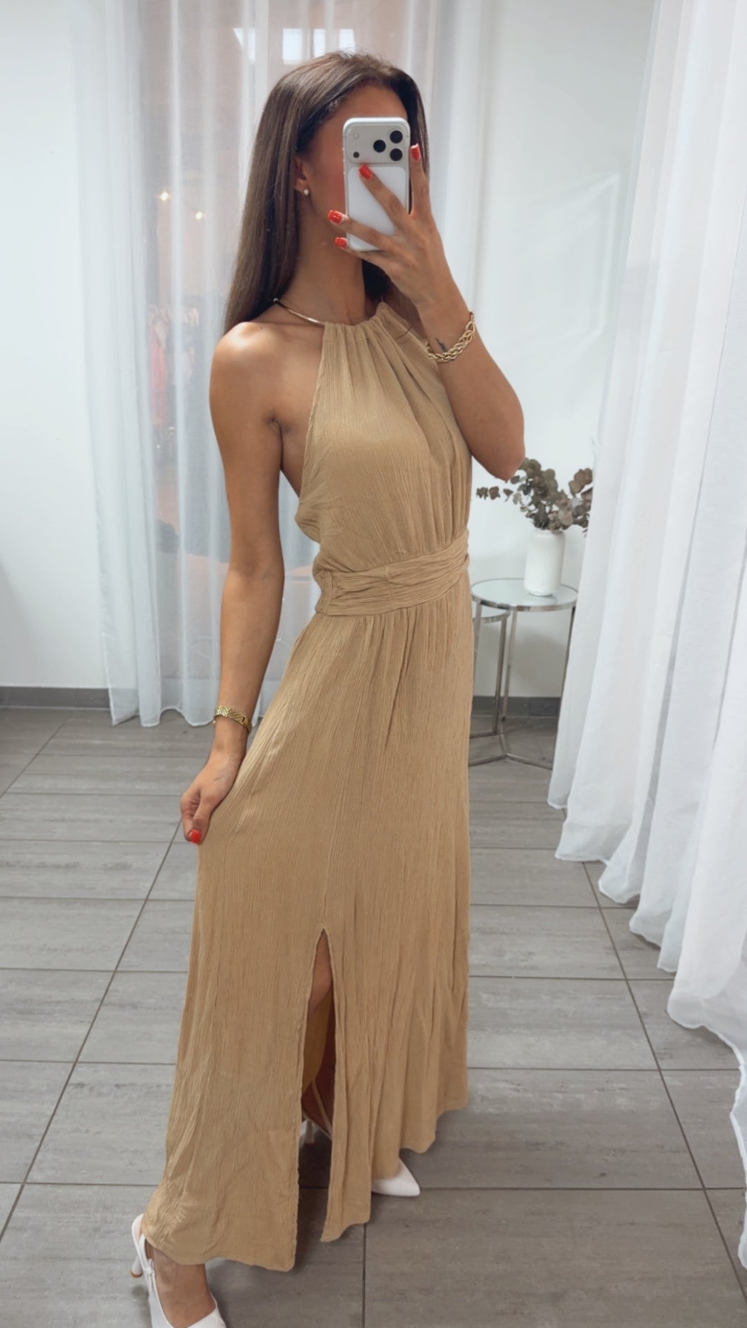 Neckholder Maxi Kleid mit Ring Detail / beige Art. 15911