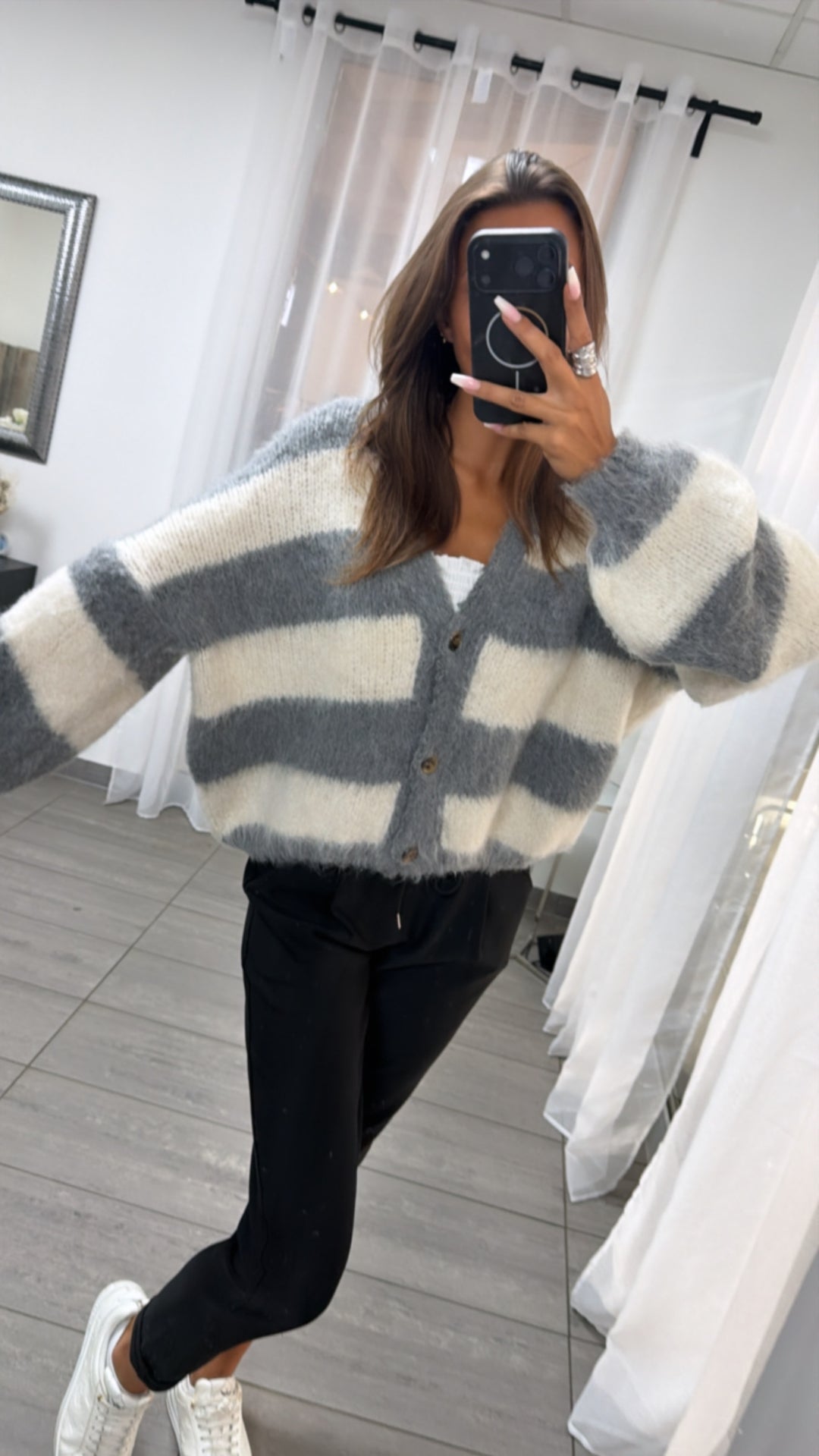 Kuscheliger Cardigan mit Streifen / grau - creme Art.16320