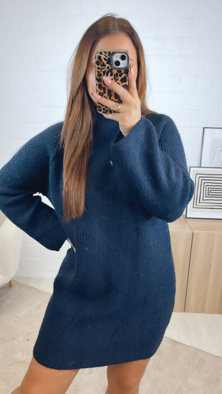 gradliniges Strick Kleid / Long Pullover mit weitem Arm, Stehkragen / dunkles marine blau Art. 12819