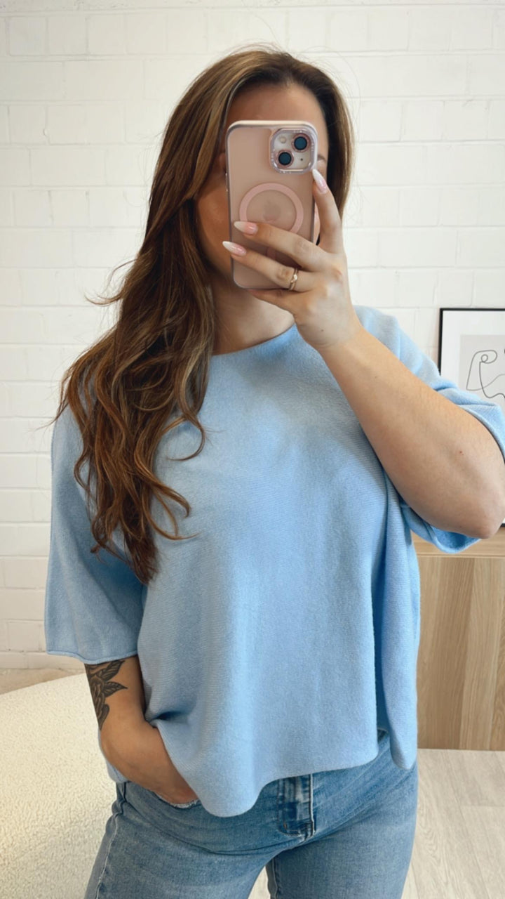Leichtes Strick oversize T-shirt / hell blau Art. 9314