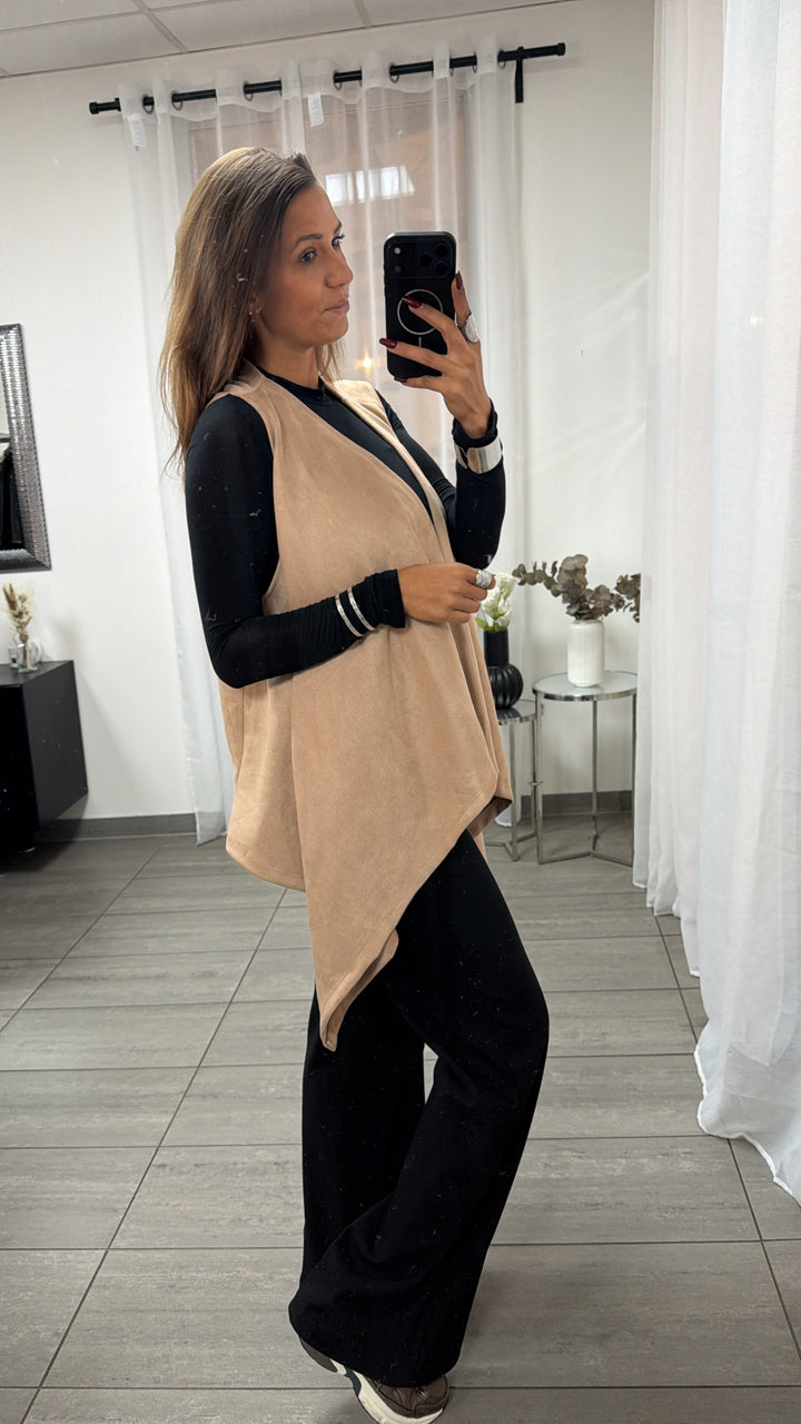 kürzere Velours Optik Weste im ausgefallenen Schnitt / beige Art. 61488