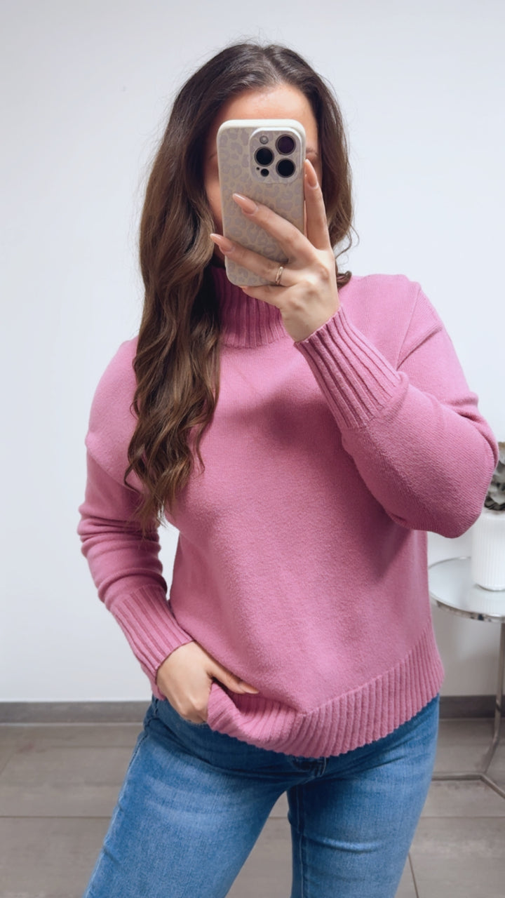 Feiner Strickpullover mit gerippten Akzenten / beere Art.13880