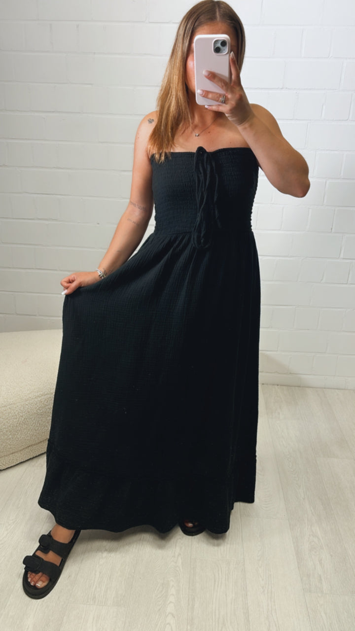 MUSSELIN (Maxi-) Kleid mit Schnüren Neckholder / schwarz Art. 10328