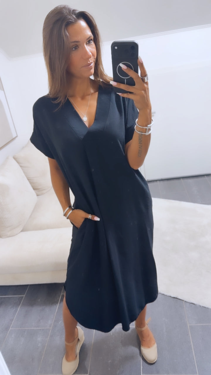 Viskose Maxi Kleid mit Taschen, seitlicher Schlitz / schwarz Art. 15364
