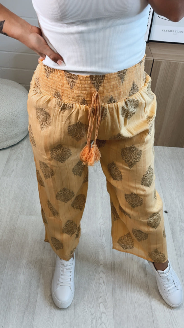 luftige Hose mit goldenen Akzenten / soft peach Art. 9577