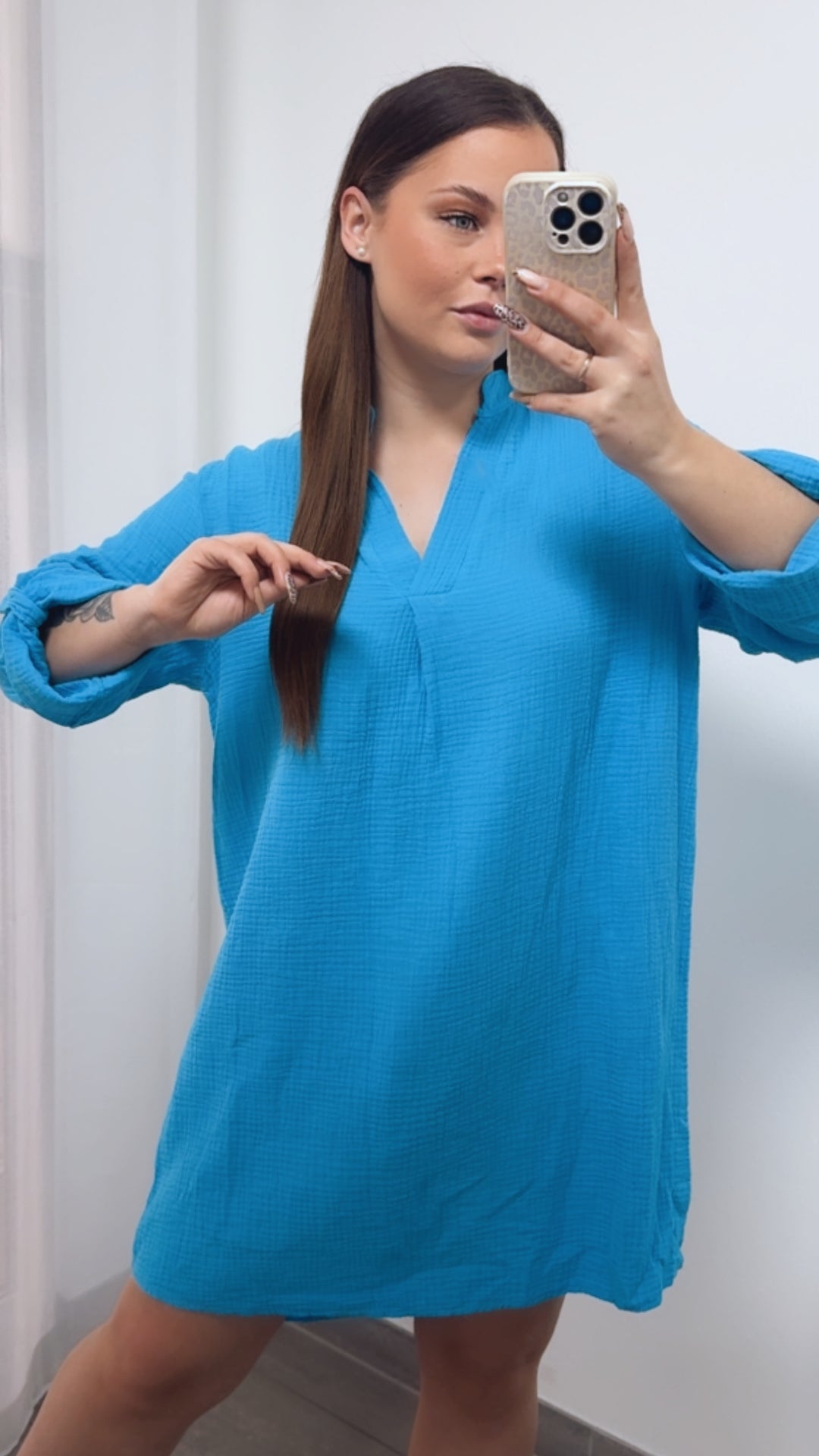 BLUSENKLEID Musselin mit V-Ausschnitt / azur blau Art. 14451