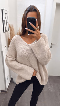 Kuscheliger Oversize - Pullover V-Ausschnitt / beige  Art. 5062