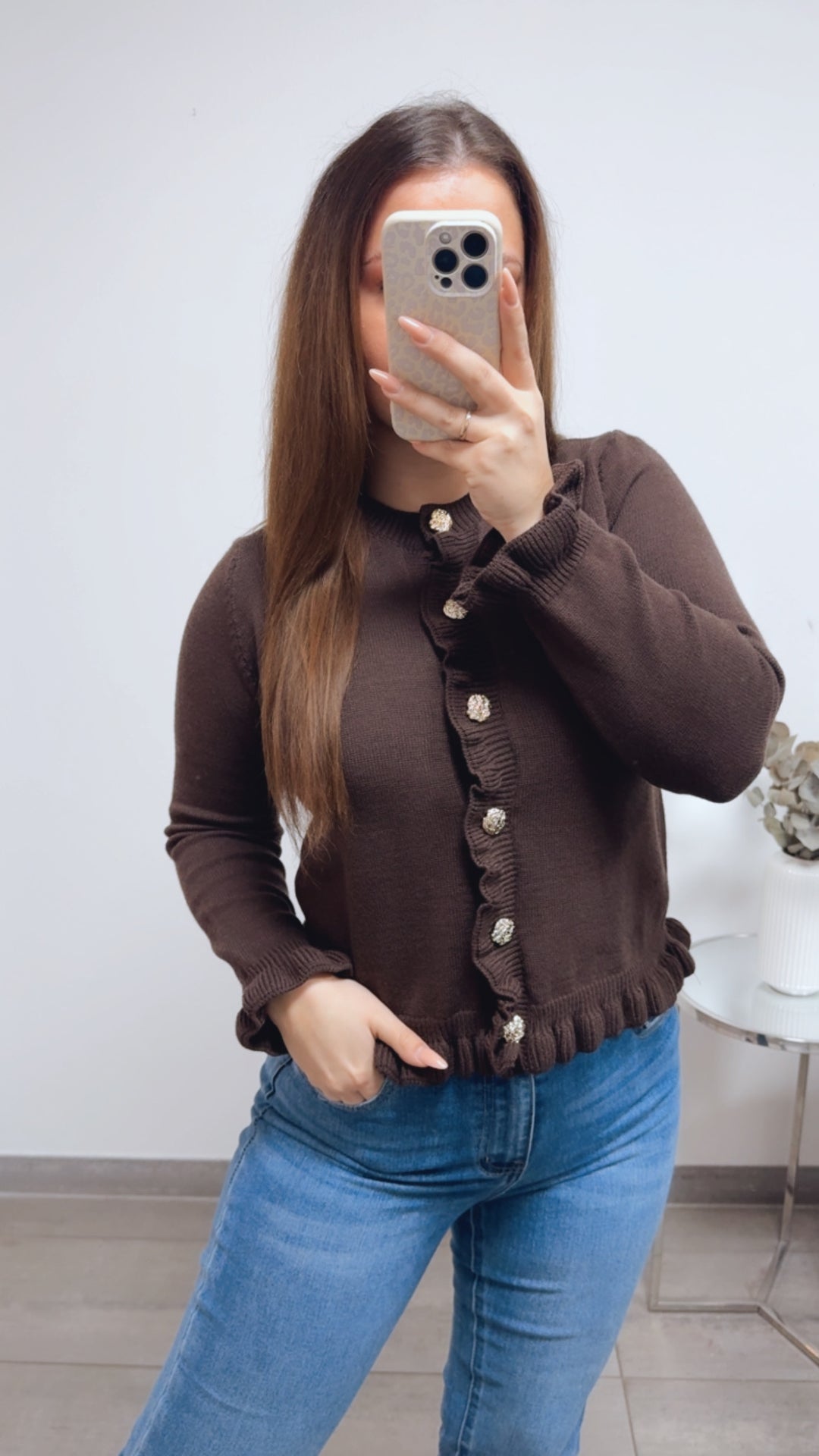 VOLANT leichter Strick Cardigan, goldene Knöpfe / dunkel braun Art. 13813