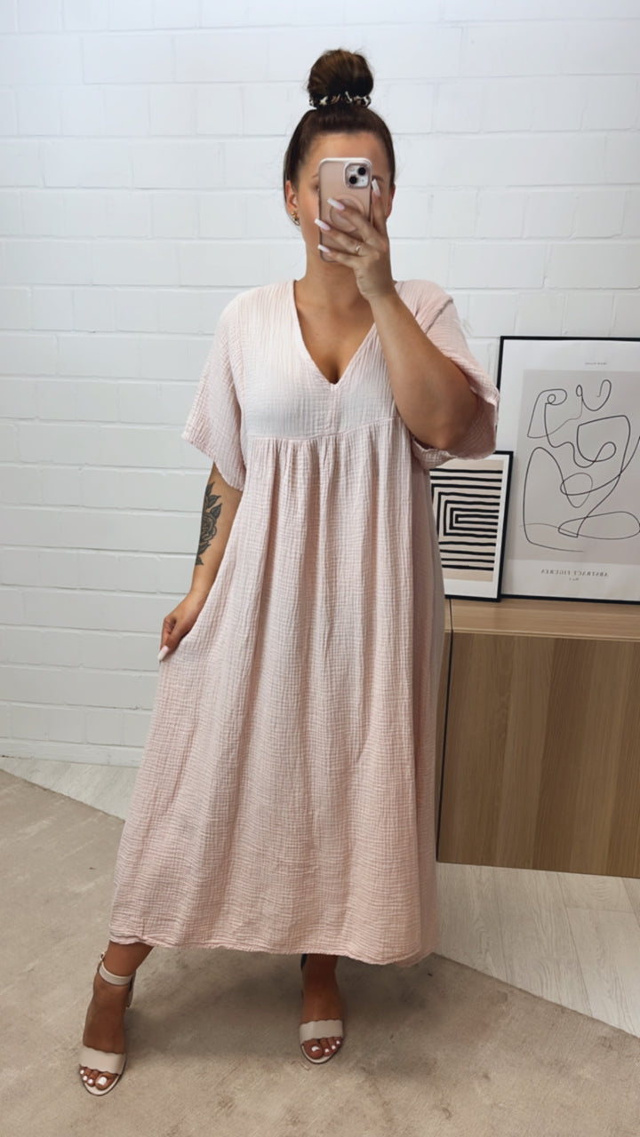 langes Musselin Kleid, kurze Ärmel / puder rosa Art. 10614