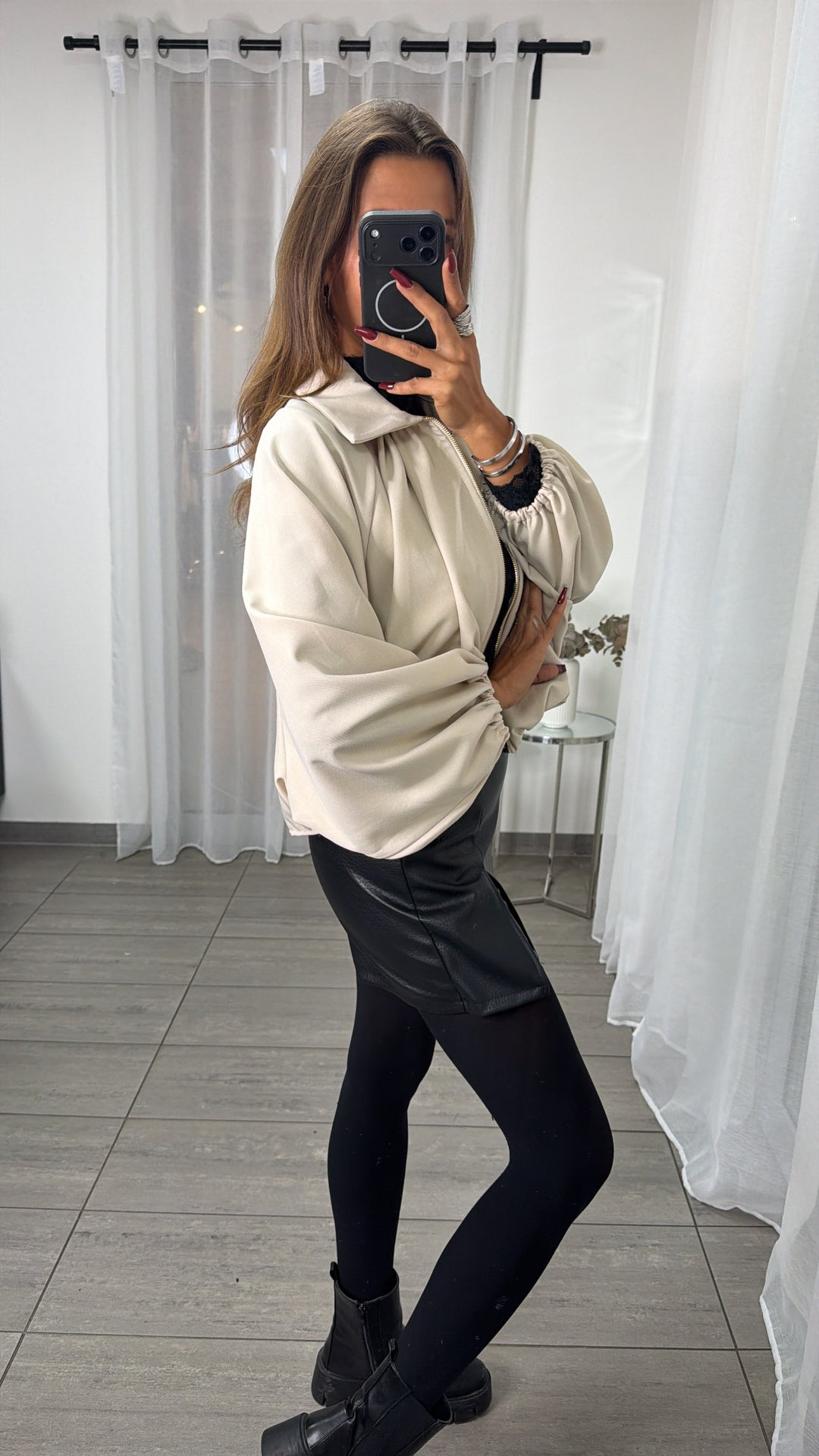 Oversize Jacke mit Croissant Saum / beige Art. 16213