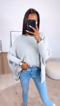 ultra weicher Pullover mit Fledermausärmeln / hell grau Art. 6375
