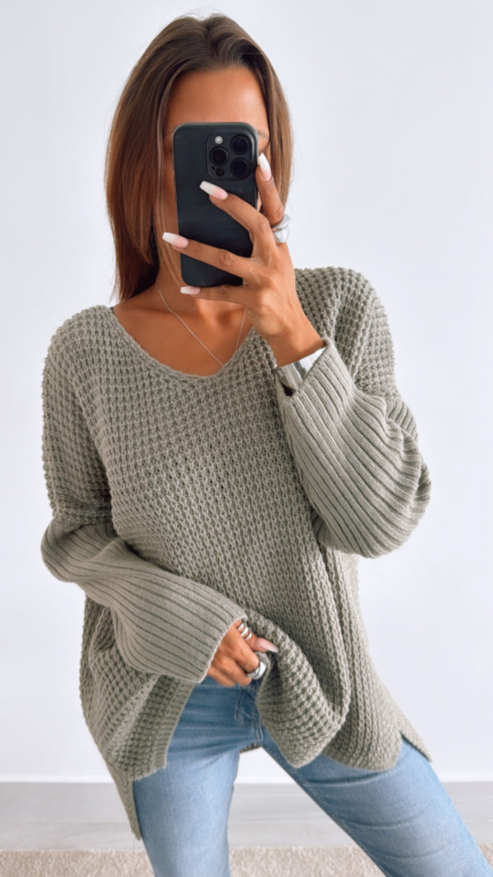 grober Strick Pullover, engere Ärmel, V-Ausschnitt / soft khaki Art. 11042
