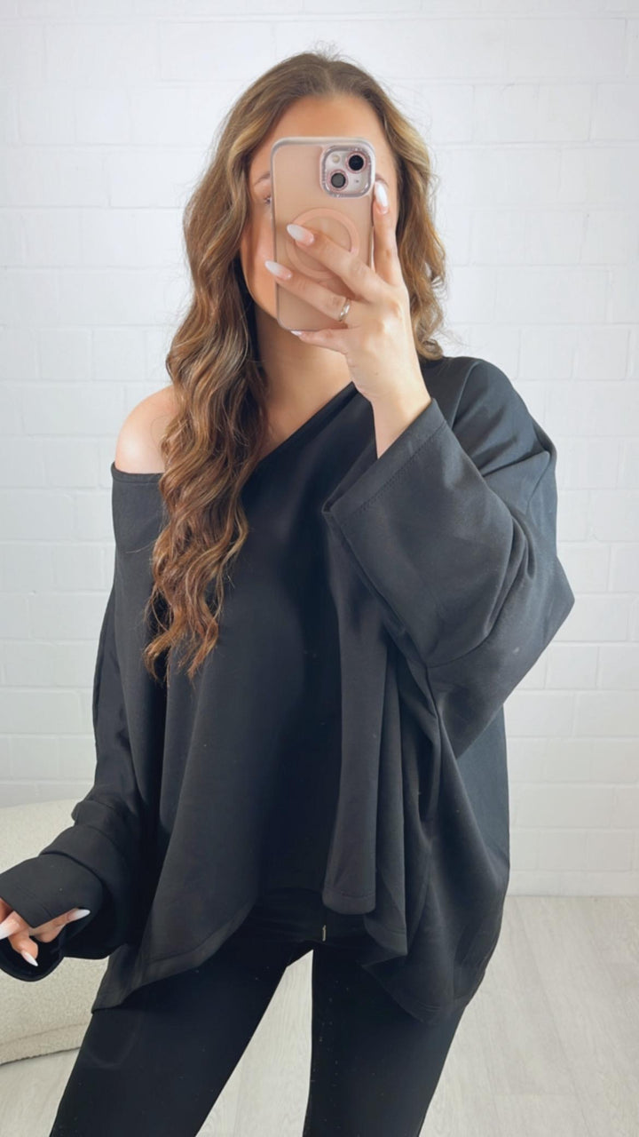 Oversize Sweater mit V-Ausschnitt / schwarz Art. 10012