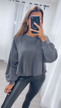 Softer  " Butter Stoff " Sweater, raffinierter Schnitt am Bund / dunkel grau Art.16283