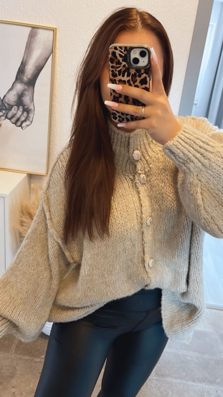 Kuschel Cardigan mit goldenen Knöpfen / beige Art. 5445