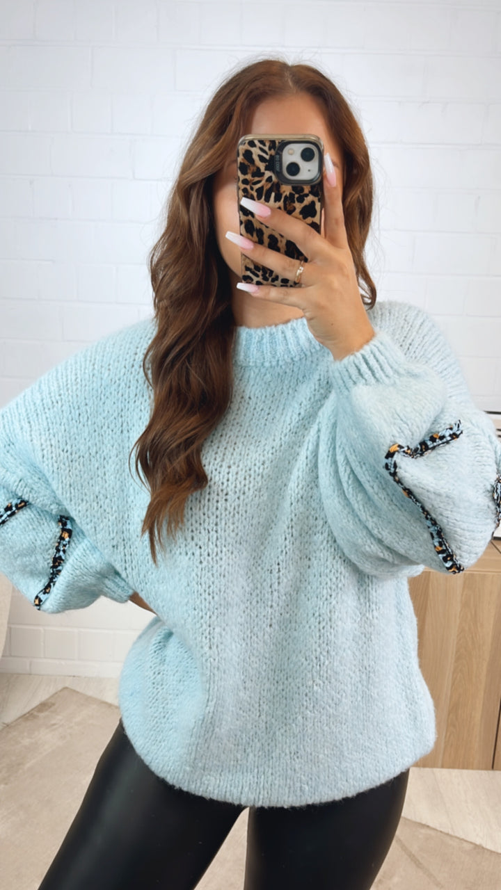 Strick Pullover mit LEO Herz Akzenten / hell blau - aqua Art. 12324