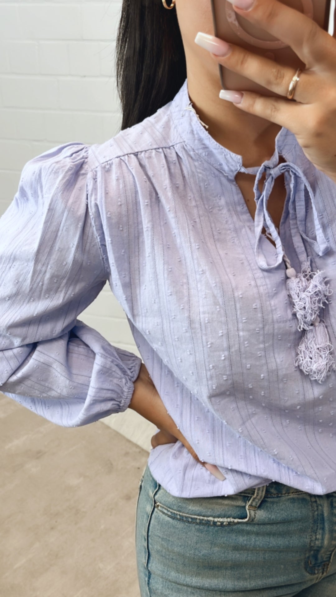 schmale, romantisch verspielte Bluse / flieder Art. 10781