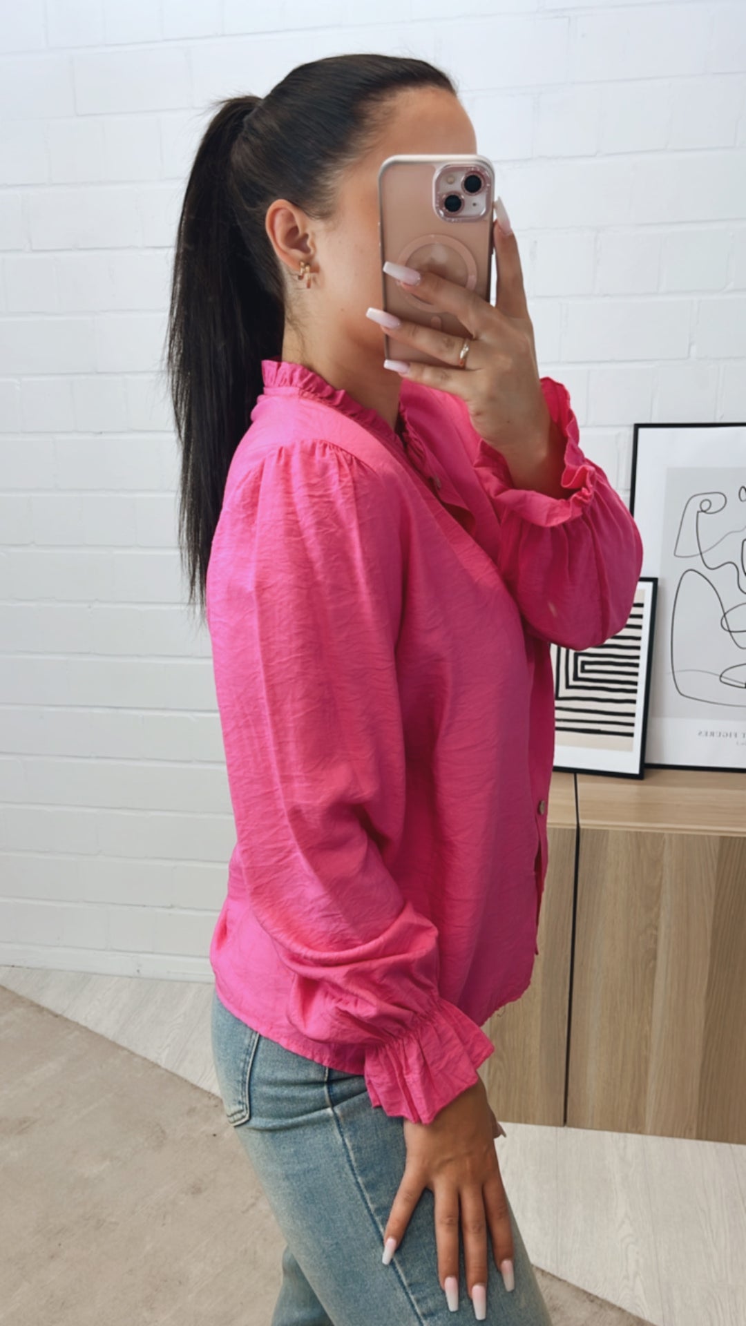 schmale Bluse mit Volant Ausschnitt / pink Art. 10788