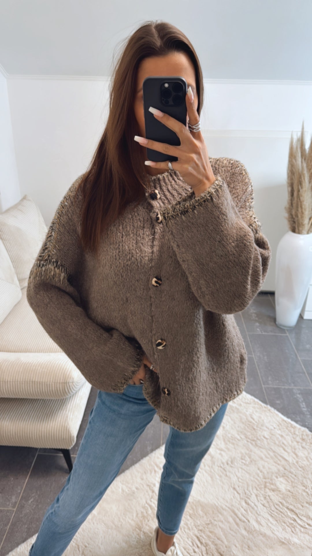 Strick Cardigan mit Leo Knöpfen / braun meliert Art. 8700