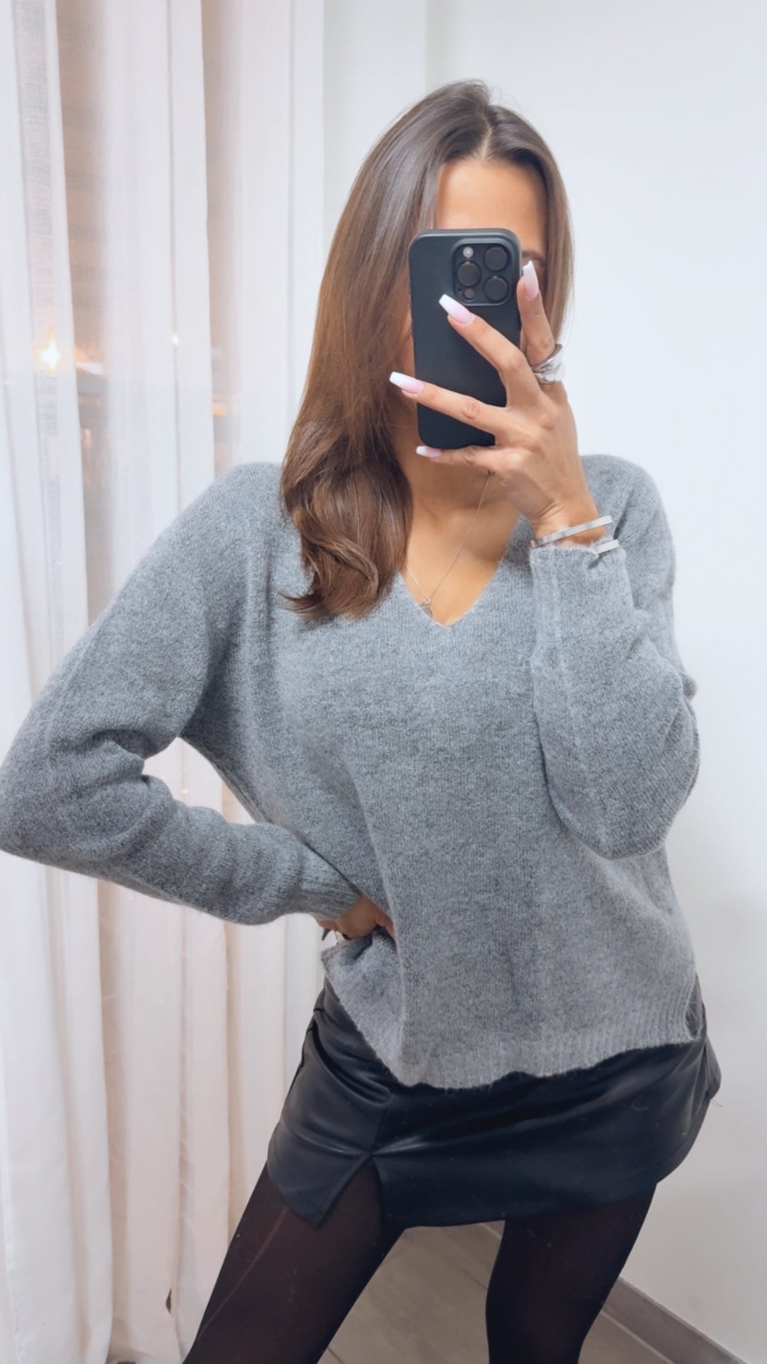 Soft Touch Pullover mit V-Ausschnitt / grau Art.13923