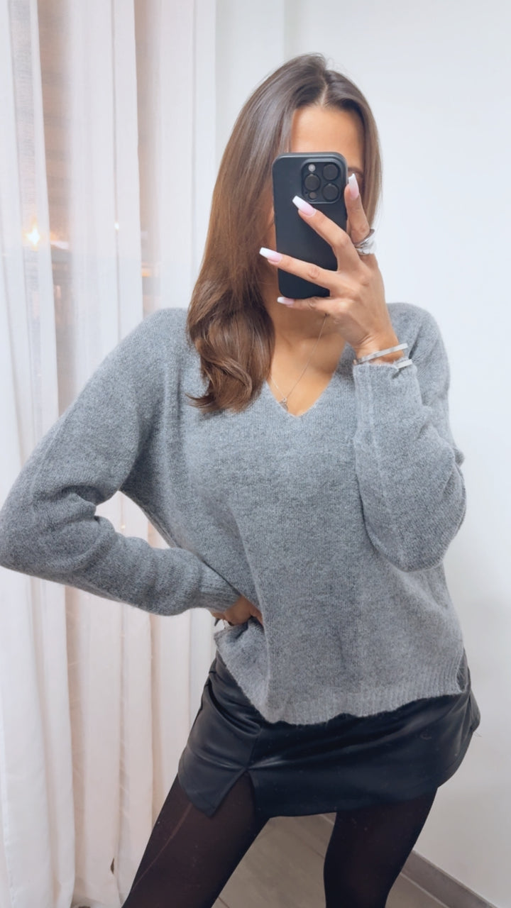 Soft Touch Pullover mit V-Ausschnitt / grau Art.13923