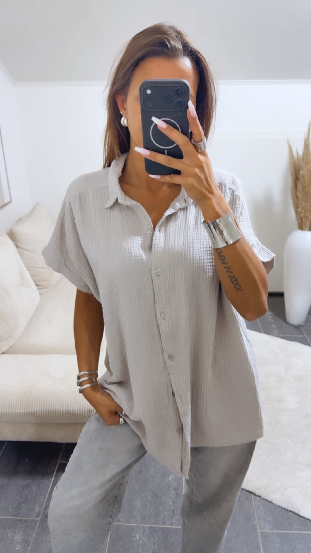 Oversize Musselin Bluse mit T-Shirt Ärmeln / beige Art.15048