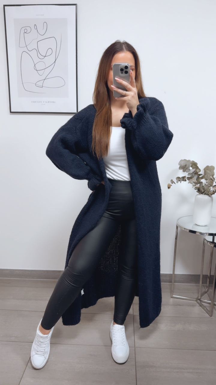 langer Kuschel Cardigan mit Volant Ärmeln / blau schwarz Art. 13239