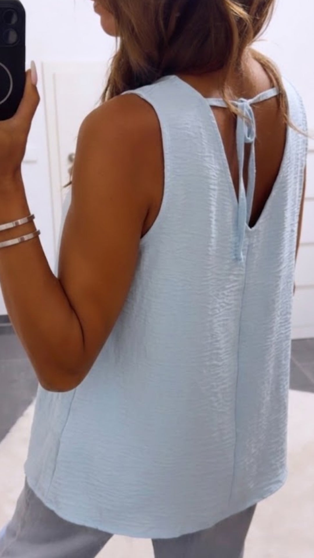 weites Blusen Top mit Bindedetail / ultra helles blau Art. 15440