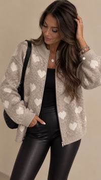 HERZEN Strick Jacke mit Reißverschluss und Stehkragen / beige - weiss Art. 16450