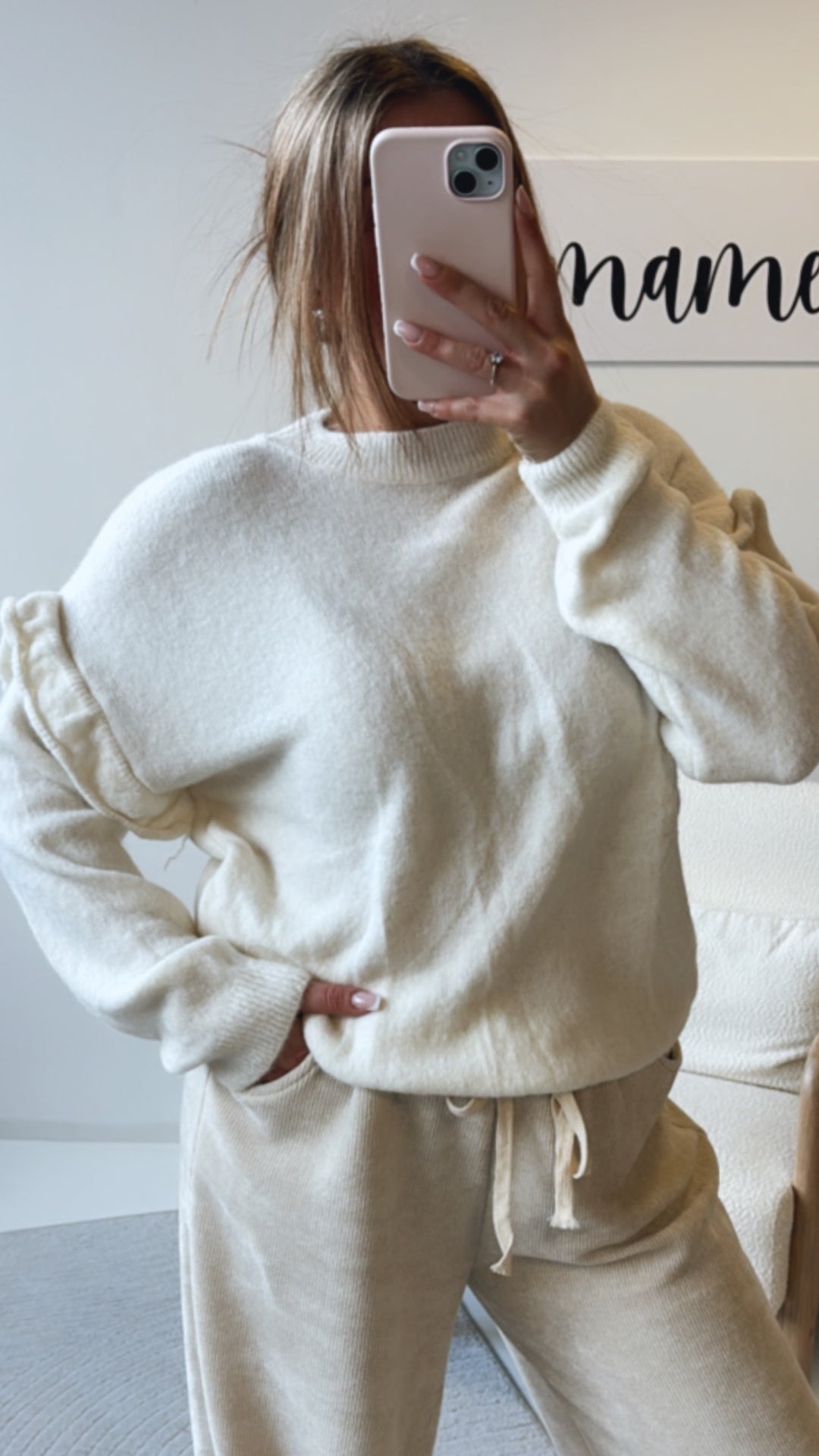 Strick Pullover mit Volant Naht / wollweiss Art. 8812