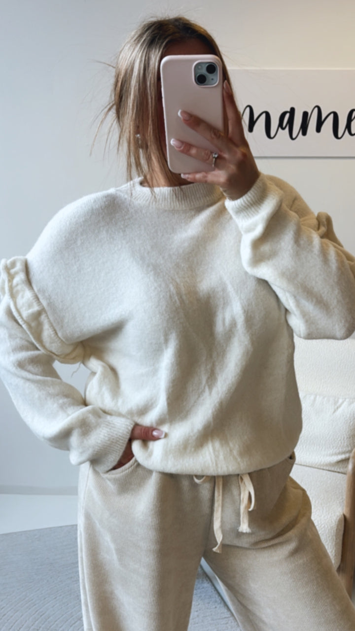 Strick Pullover mit Volant Naht / wollweiss Art. 8812
