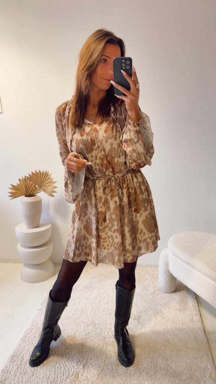 leichtes Kleid im ausgefallenen Muster / camel - creme Art. 13185