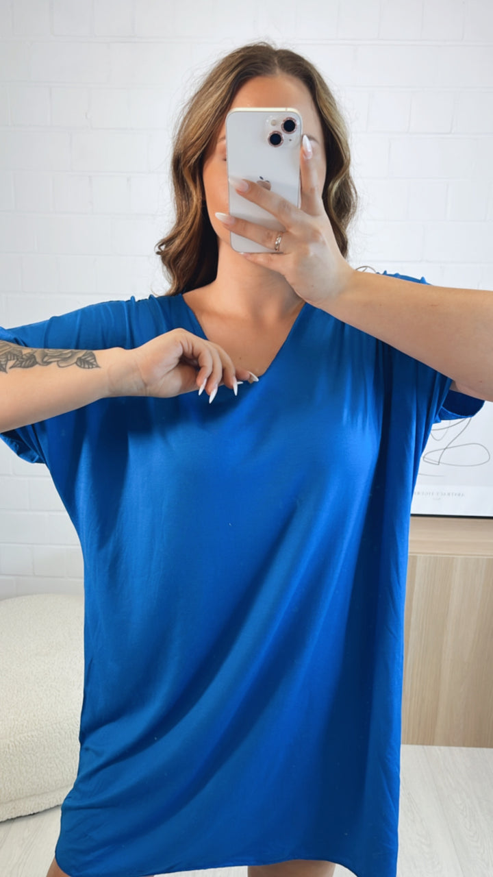 T-shirt Kleid mit V-Ausschnitt / royal blau Art. 9147