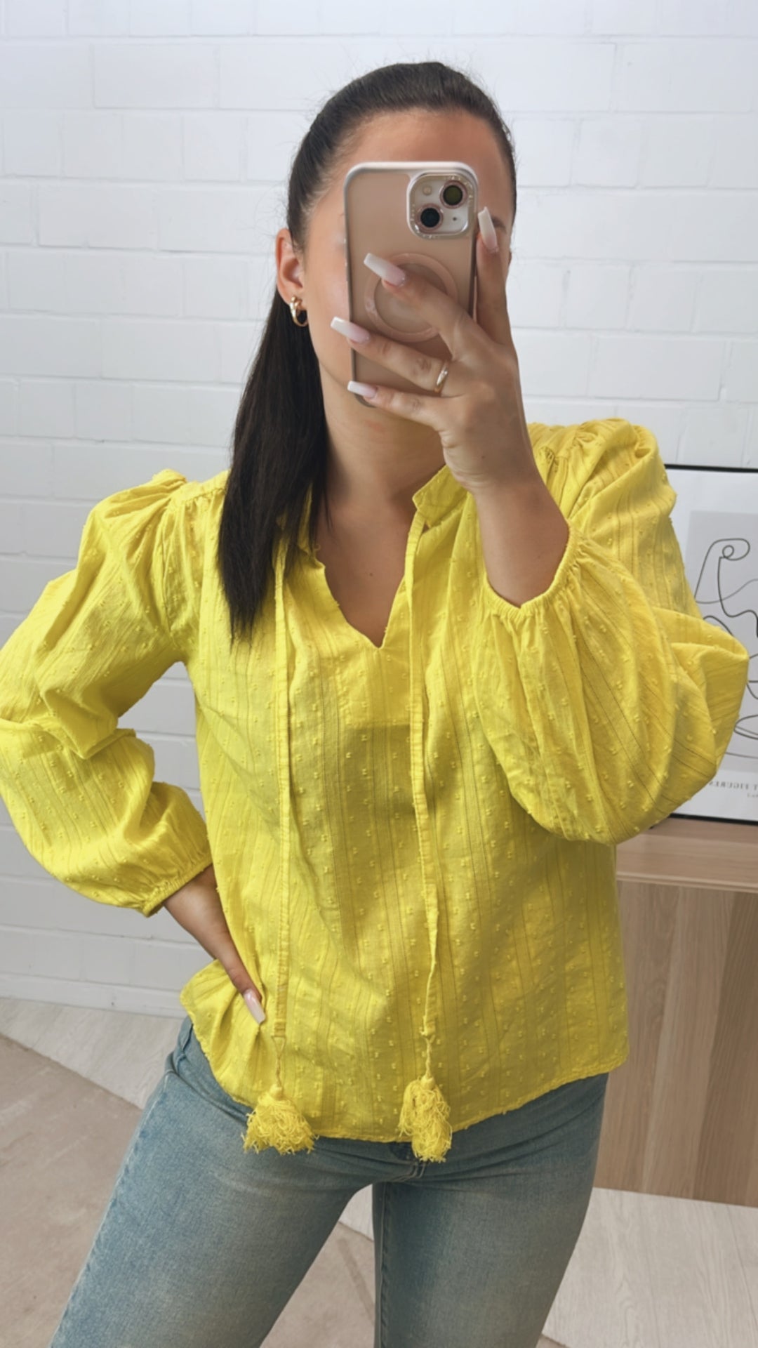 schmale, romantisch verspielte Bluse / knalliges gelb Art. 10782