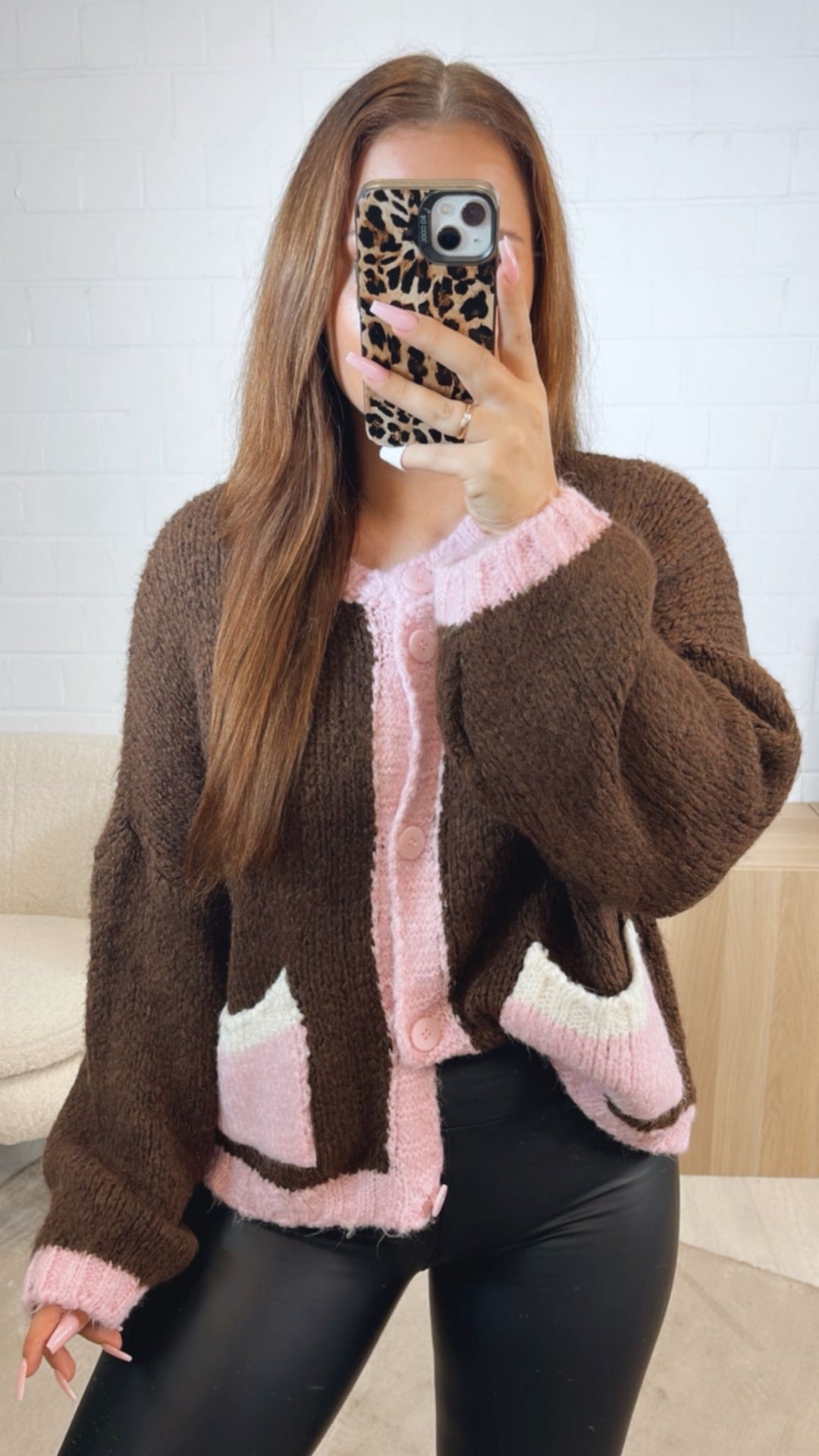 dreifarbiger Cardigan / dunkel braun - rosa - creme Art. 12500
