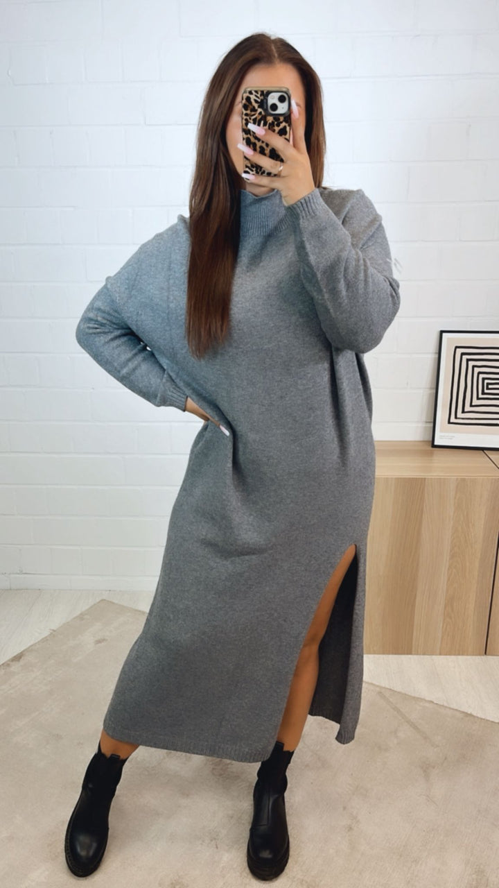 MAXI - feines Strickkleid mit leichtem Stehkragen und Schlitz / grau Art.122338