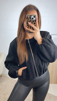 RUNDAUSSCHNITT TREND Loose Fit Jacke / schwarz Art. 12848