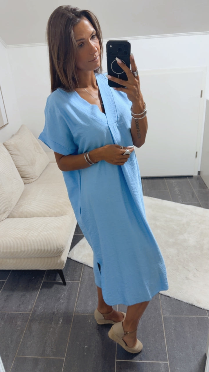 Viskose Maxi Kleid mit Taschen, seitlicher Schlitz /hell blau Art. 15362